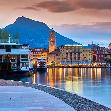 Riva Dante Apartment - Happy Rentals Экстерьер фото