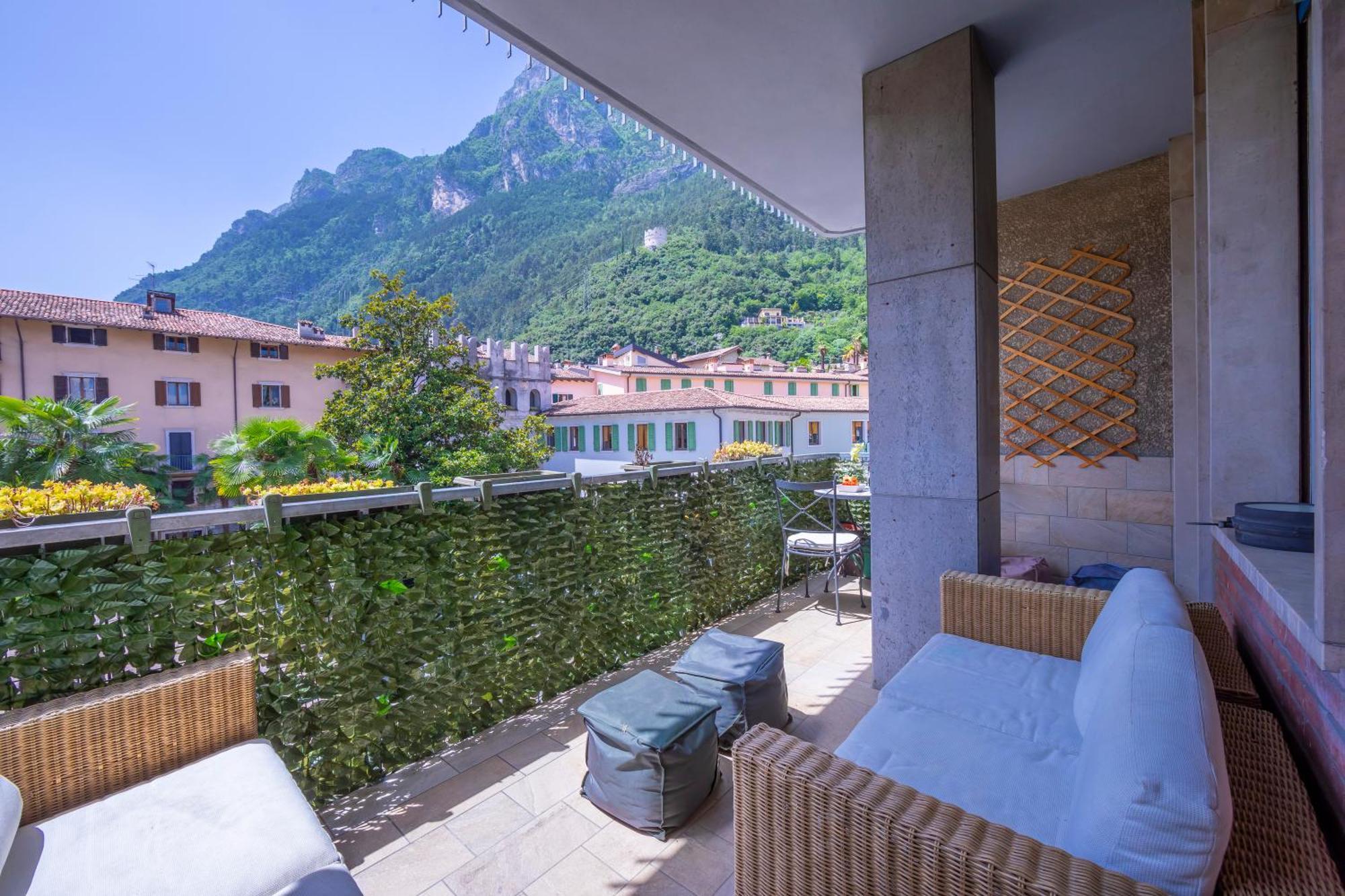 Riva Dante Apartment - Happy Rentals Экстерьер фото